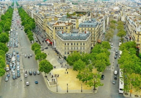 Paris tar strid mot massbilismen – sänker hastigheten och slopar p-platser