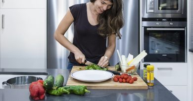 Ingen motsättning mellan processad vegansk mat och att laga själv från grunden, enligt forskare