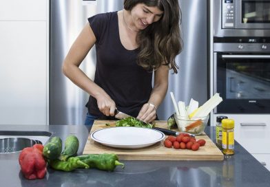 Ingen motsättning mellan processad vegansk mat och att laga själv från grunden, enligt forskare